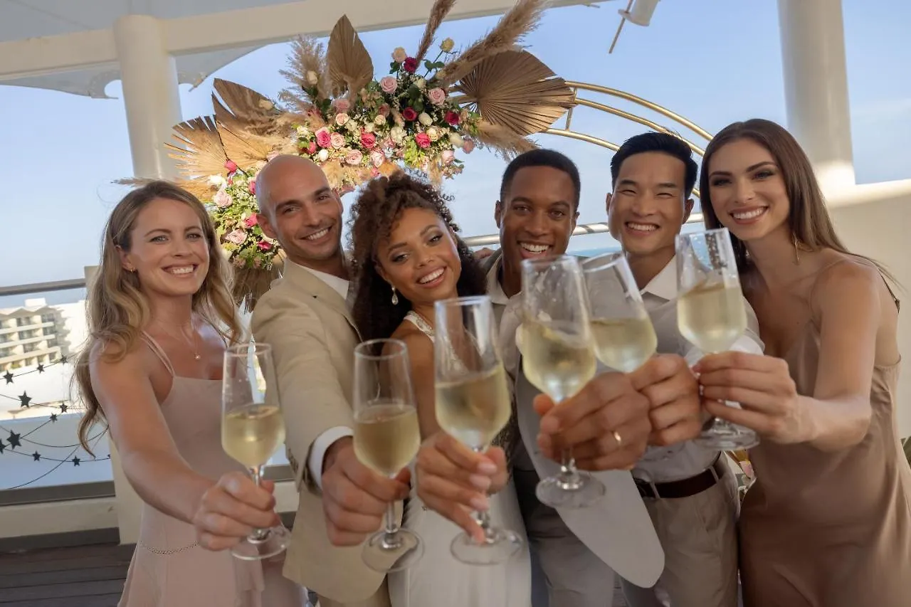 Planet Hollywood Cancun, An Autograph Collection All-Inclusive Resort (Adults Only) 5*,  Mexiko